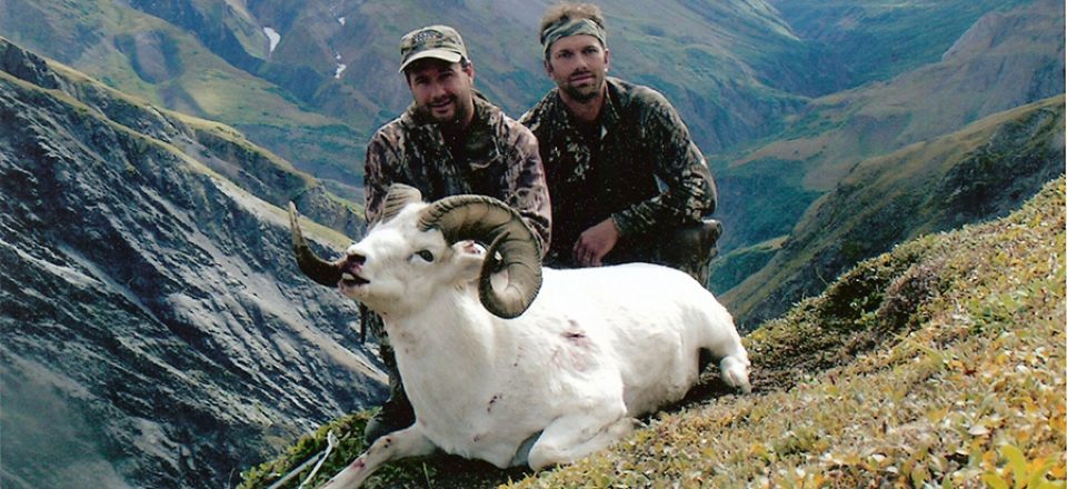 Guide-James-Dundas-and-his-39-inch-Alaska-Range-Ram